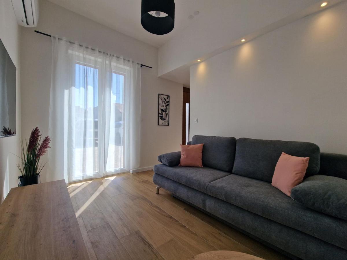 Apartments Miamare Primosten Exterior photo