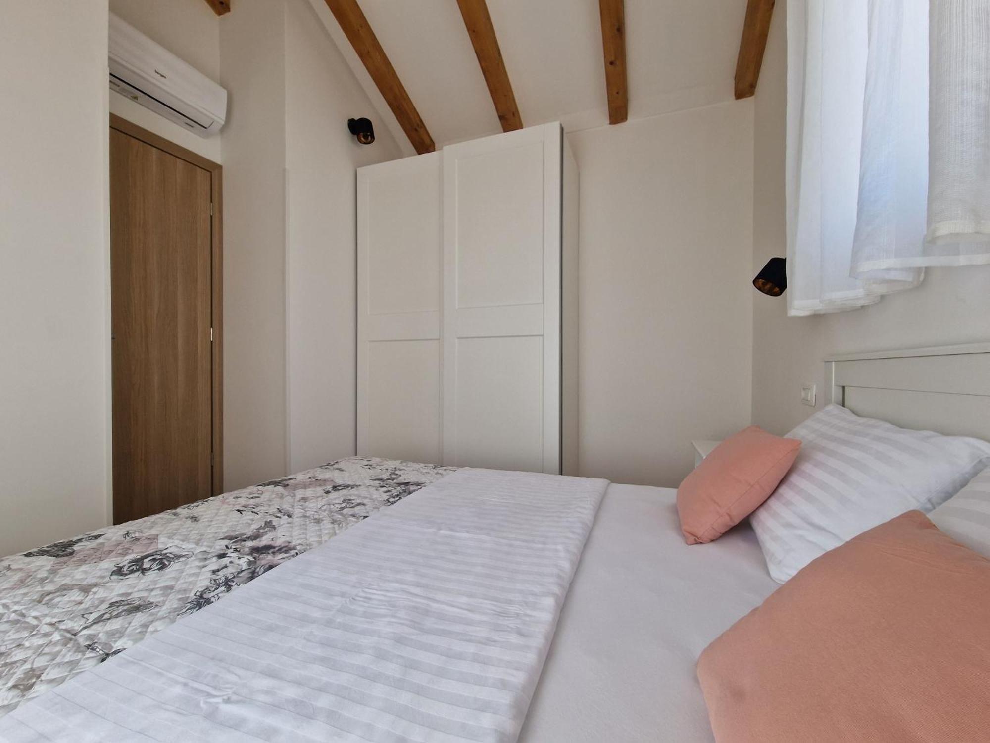 Apartments Miamare Primosten Exterior photo