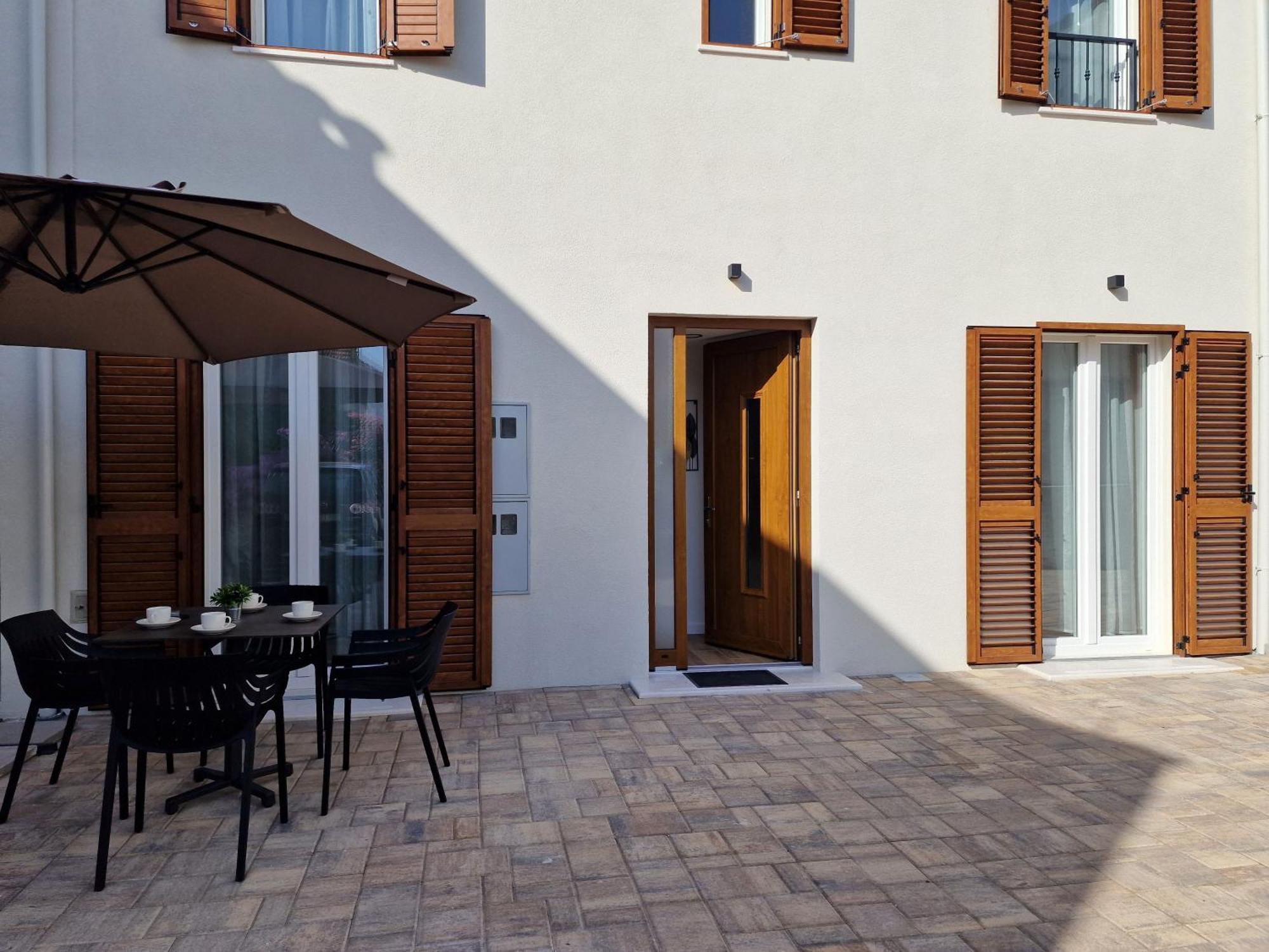 Apartments Miamare Primosten Exterior photo